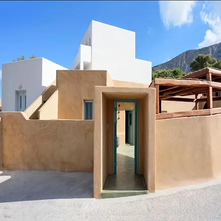 Villa Luxury Santorini Potamos: Private Heated Pool Retreat *