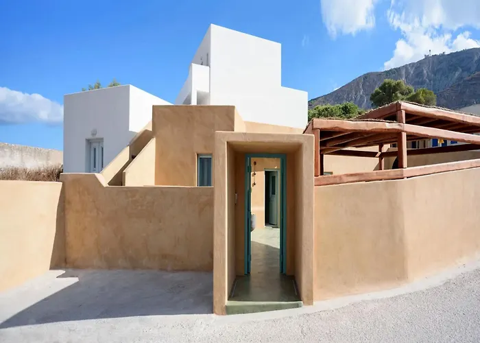 Villa Luxury Santorini Potamos: Private Heated Pool Retreat *