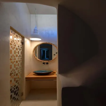 Villa Luxury Santorini Potamos: Private Heated Pool Retreat *